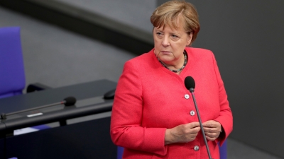 Όταν η Angela Merkel ξέχασε να φορέσει τη μάσκα της