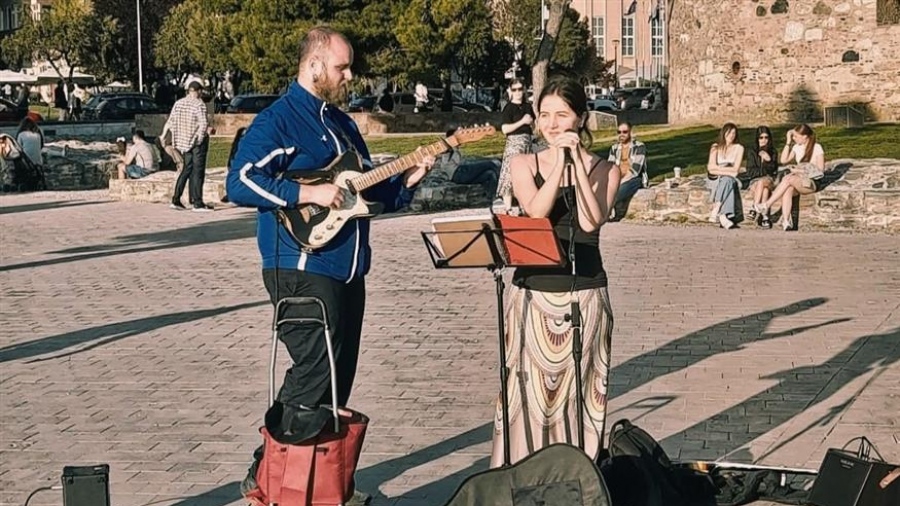 Θεσσαλονίκη: Πρόστιμο 300 ευρώ σε μουσικούς του δρόμου - Τι συνέβη