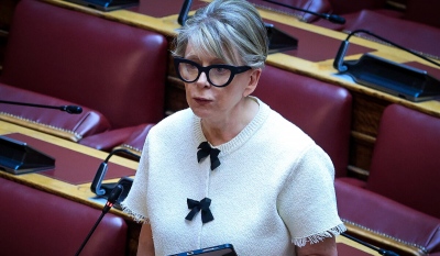 Έλενα Ακρίτα: Θα αγοράσω τη... γόβα Τσίπρα εάν πάμε για shopping μαζί με τον Φάμελλο