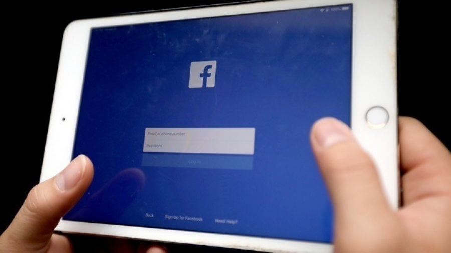 Το Facebook περιορίζει την πρόσβαση στα ρωσικά δίκτυα RT και Sputnik στην ΕΕ
