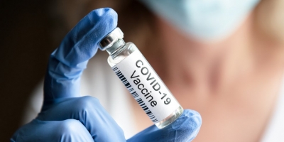 Βρετανία: Θα χρειαστούν ακόμη 5 χρόνια για το εμβόλιο που θα αντιμετωπίζει όλες τις μεταλλάξεις του Covid