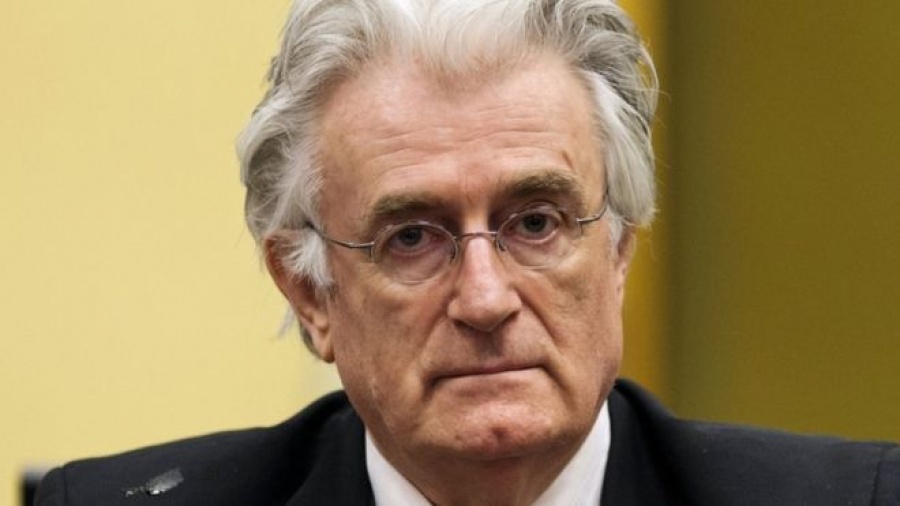 Σε ισόβια αυξήθηκε η ποινή του Karadzic για τη σφαγή στη Σρεμπρένιτσα