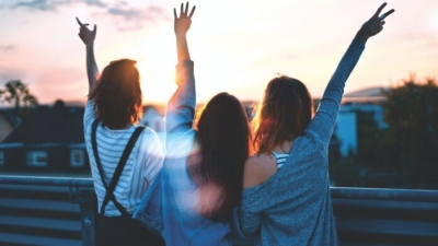 Οι καλοκαιρινές ταξιδιωτικές κρατήσεις αυξάνουν τις καταναλωτικές δαπάνες του Ηνωμένου Βασιλείου