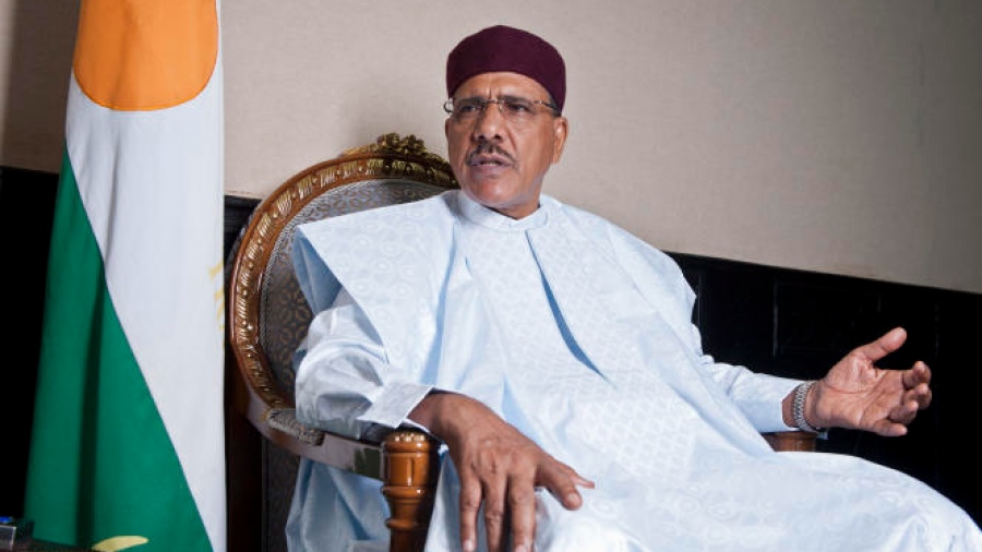 Νίγηρας: Σε δίκη για εσχάτη προδοσία ο ανατραπείς Πρόεδρος Mohamed Bazoum