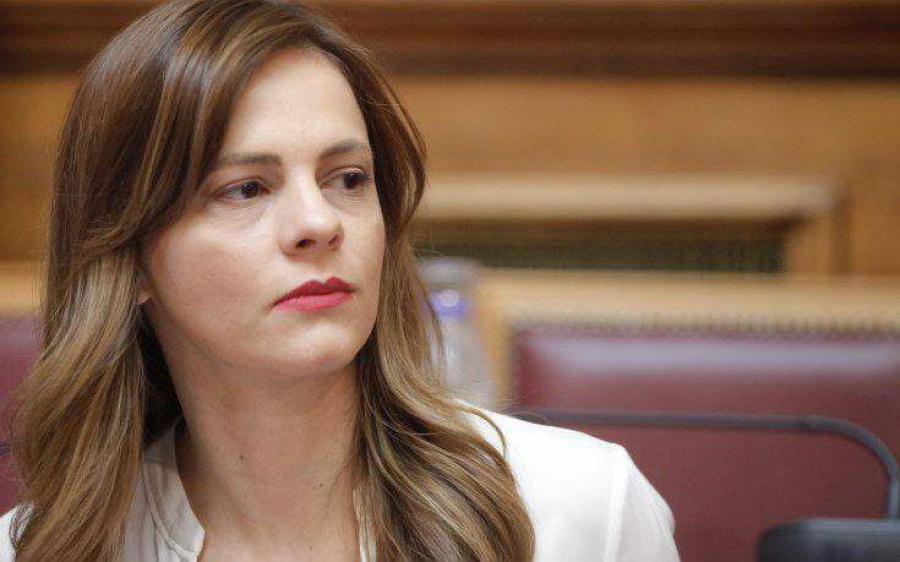 Αχτσιόγλου: Το 2019 τέτοιες μέρες οι συνταξιούχοι λάμβαναν τη μόνιμη 13η σύνταξη