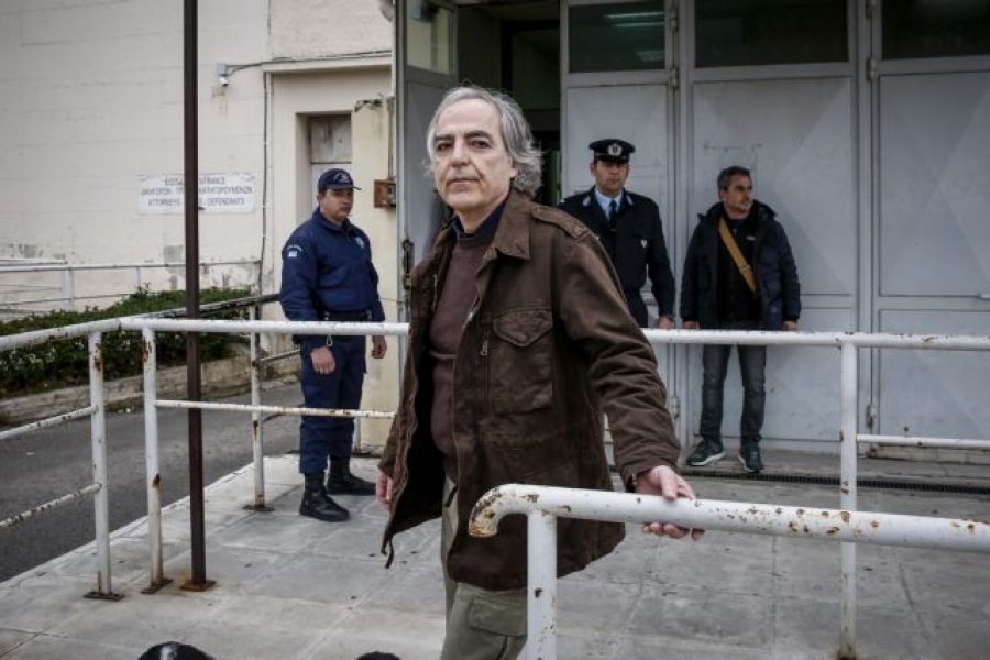 Ελεύθερος αφέθηκε ο γιος του Κουφοντίνα, μετά τα επεισόδια στην Αθήνα – Σε κρίσιμη κατάσταση ο ισοβίτης
