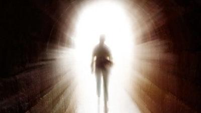 «Ο θάνατος δεν είναι το τέλος» - Γυναίκα που έμεινε κλινικά νεκρή ισχυρίζεται πως ταξίδεψε σε παράλληλο σύμπαν