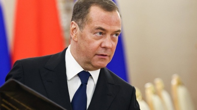 Αφοπλιστικός Medvedev: Ο Zelensky μπορεί να δολοφονηθεί, όπως ο Hitler - Ο κακός... κλόουν που κάνει χρήση κοκαΐνης