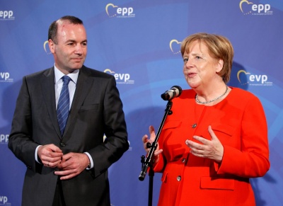 Επίθεση Merkel – Weber στην ευρωπαϊκή ακροδεξιά, ενόψει των κρίσιμων ευρωεκλογών