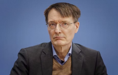 Πρωτοφανής κόντρα του Γερμανού υπουργού Υγείας με τον σύντροφο της Meloni: Εάν δεν σου αρέσει η ζέστη, κάτσε σπίτι σου