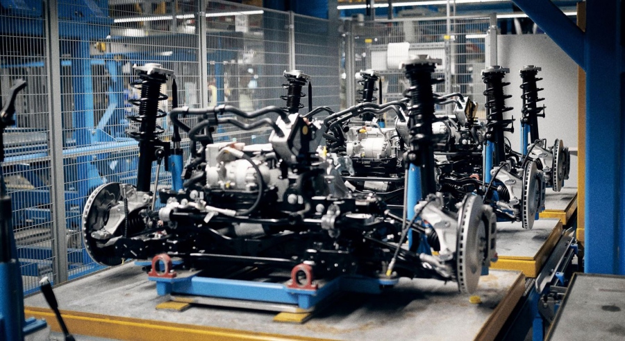 Τα συμβατικά αυτοκίνητα κρατάνε στην πρίζα τα ηλεκτρικά