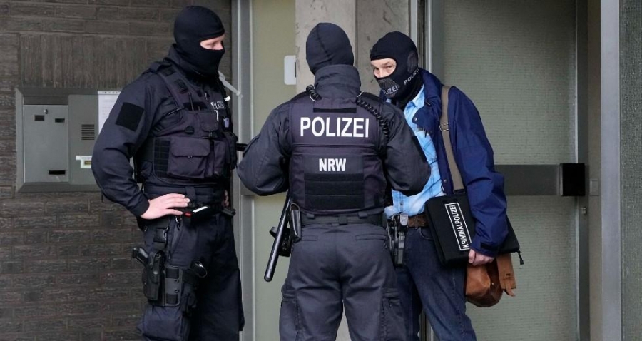 Γερμανία: Η αστυνομία εισέβαλε στο φαρμακείο στην Καρλσρούη, όπου κρατούνται όμηροι