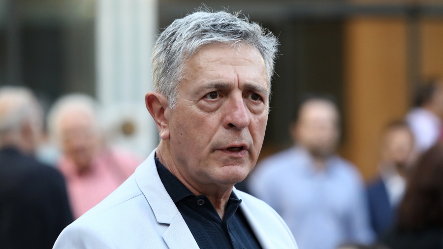 Κούλογλου: Ο Κασσελάκης πήρε τον ΣΥΡΙΖΑ ως ροκ κόμμα, το έκανε ποπ συγκρότημα και τώρα το γύρισε στο καλαματιανό