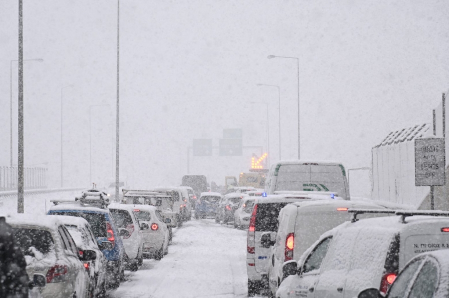 Το Μαξίμου μοιράζει κίτρινες κάρτες σε 4 υπουργούς, ευθύνες σε Πατούλη - Μπακογιάννη - Ανησυχία για τη συνεχή διαχειριστική ανεπάρκεια