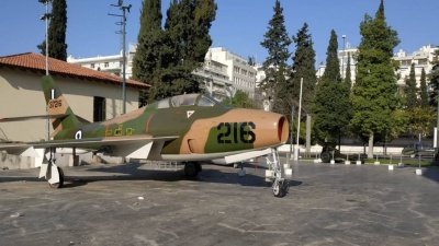 Το ιστορικό F-84F Thunderstreak είναι το χριστουγεννιάτικο δώρο της ΠA στο Πολεμικό Μουσείο