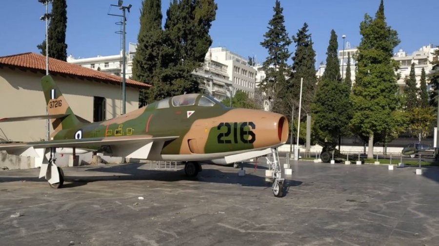 Το ιστορικό F-84F Thunderstreak είναι το χριστουγεννιάτικο δώρο της ΠA στο Πολεμικό Μουσείο