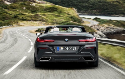 Σέξι και όποιος αντέξει… με τη νέα ανοιχτή BMW 8 Convertible