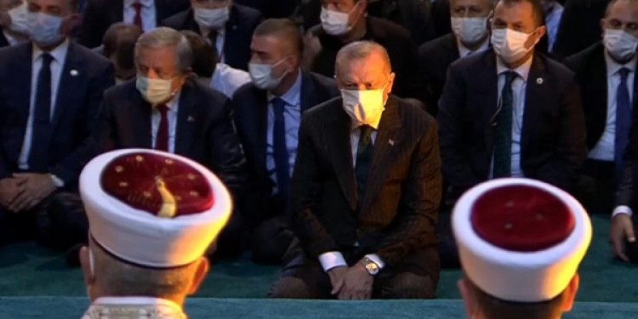 Δυναμιτίζει το κλίμα ο Erdogan - Εμφανίστηκε στην Αγία Σοφία για την καθιερωμένη προσευχή