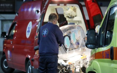 Ασφυκτική πίεση στα νοσοκομεία της Β. Ελλάδας - Άρχισαν οι αεροδιακομιδές ασθενών στην Αθήνα