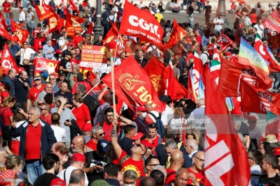 Ιταλία -  Διαδηλώσεις στη Ρώμη με σύνθημα: ΝΑΤΟ και ΕΕ αφήστε μας ήσυχους