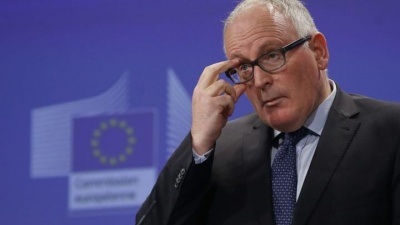 Timmermans (Κομισιόν): Μείζονος σημασίας η ενίσχυση της μεσαίας τάξης στην ΕΕ