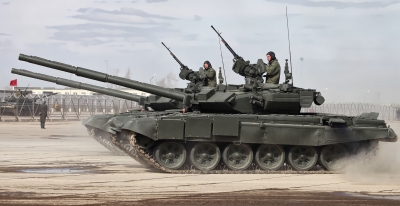 Ουκρανία: Ρωσικά άρματα μάχης στα προάστια του Κιέβου