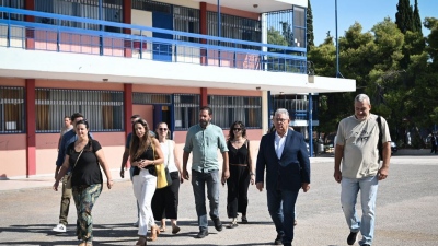 Στο 1ο ΓΕΛ Παπάγου ο Κουτσούμπας: H νέα σχολική χρονιά ξεκινά με τεράστιες ελλείψεις στα περισσότερα σχολεία