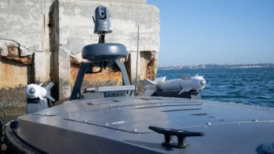 Συγκλονιστική μάχη - Ρώσοι καταστρέφουν ουκρανικά μη επανδρωμένα σκάφη (vid)