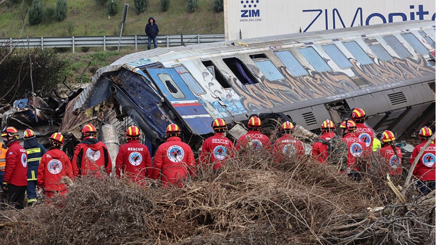 Τραγωδία στα Τέμπη: Εντόπισαν το μαύρο κουτί του Intercity στα συντρίμμια των βαγονιών