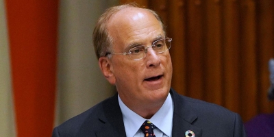 Fink (BlackRock) : Το αφήγημα γύρω από τις επενδύσεις με κριτήρια ESG έχει γίνει αρνητικό και προκαλεί τεράστια πόλωση