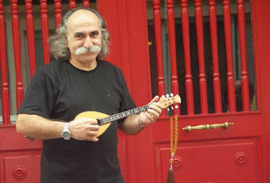 Απεβίωσε ο τραγουδιστής, Αγάθωνας Ιακωβίδης