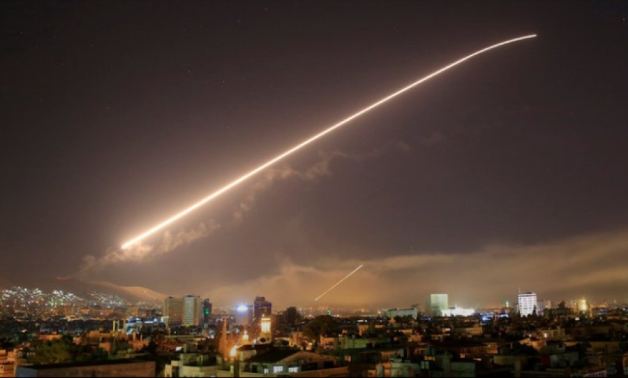 Συρία: Οι αντιαεροπορικές δυνάμεις αναχαίτισαν «εχθρικούς» πυραύλους που είχαν στόχο την Λατάκια