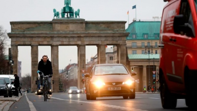 Κλιματική παράνοια στο Βερολίνο - Εκτοπίζουν τα αυτοκίνητα και φυτεύουν μανιωδώς δέντρα