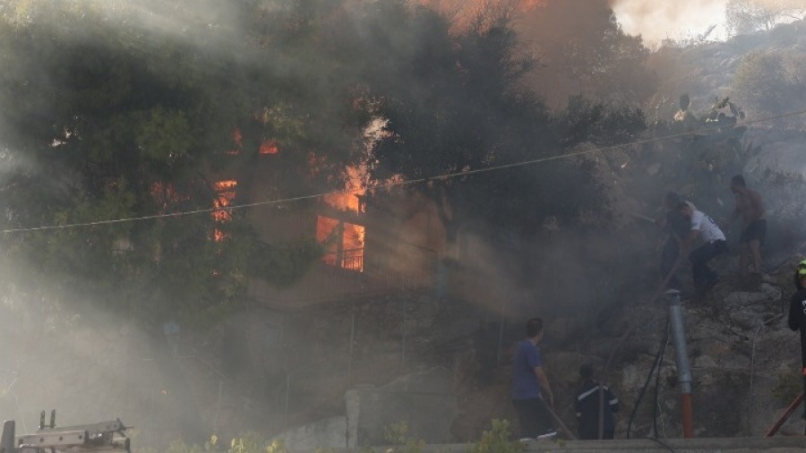 Ολοκληρώθηκε η επιχείρηση απεγκλωβισμού από Σαλαμίνα - 593 άτομα απομακρύνθηκαν δια θαλάσσης