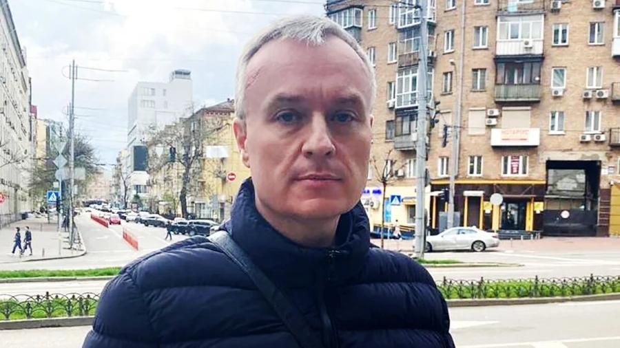 Ο αντιπρόεδρος της Gazprombank έφυγε από τη Ρωσία και πήγε να πολεμήσει υπέρ Ουκρανίας: «Είναι διεθνές έγκλημα»