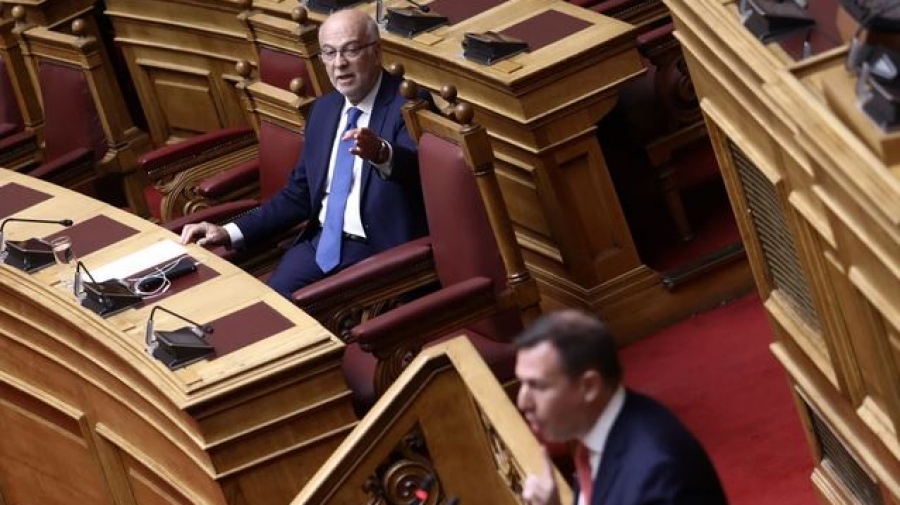 Επεισόδιο με Φλωρίδη στη Βουλή κατά τη δεύτερη συζήτηση για τη Συνταγματική Αναθεώρηση - Δουδωνής: Δες που κατάντησες τον εαυτό σου