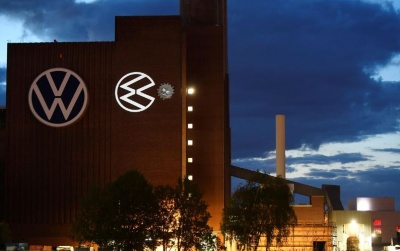 Η γερμανική αυτοκινητοβιομηχανία «βάζει μπρος τις μηχανές» καθώς αίρεται το lockdown