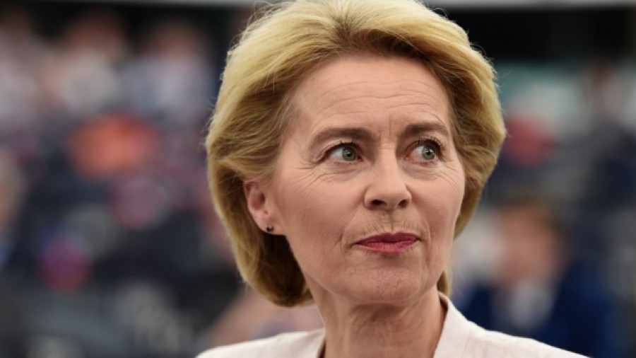 Von der Leyen: Η σκέψη μου στρέφεται στους εκπαιδευτικούς στη Γαλλία και παντού στην Ευρώπη