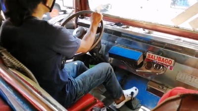 Απίστευτος οδηγός «καταργεί» τα αυτόματα κιβώτια