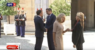 Η υποδοχή του Μητσοτάκη από τον Macron