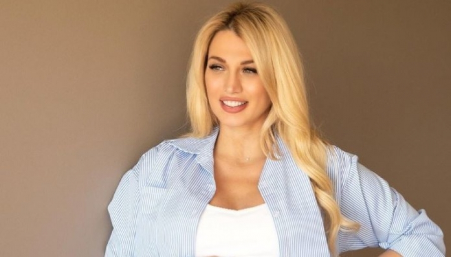 Τροχαίο για την παρουσιάστρια Κωνσταντίνα Σπυροπούλου: Παρέσυρε ηλικιωμένη με το αυτοκίνητο της - Τραυματίστηκε σοβαρά