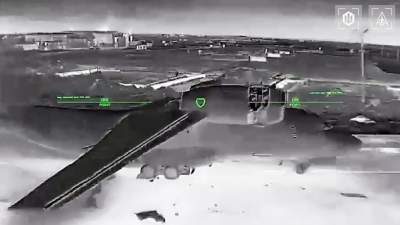 Σοκ στην Κριμαία - Ουκρανικό drone διέλυσε αεροσκάφος Antonov An-72 - Χωρίς οίκτο τα αντίποινα της Ρωσίας