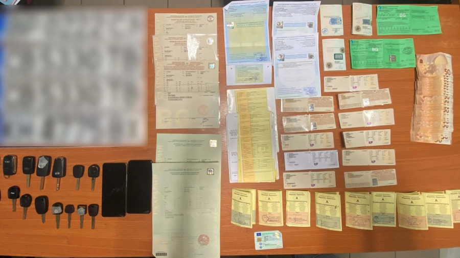 Εξαρθρώθηκε εγκληματική ομάδα που συνέδραμε σε παράνομες μεταφορές αλλοδαπών