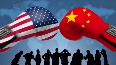 Οι ΗΠΑ μπορεί να κλιμακώσουν τον εμπορικό πόλεμο με την Κίνα, δηλώνει σύμβουλος του προέδρου Trump