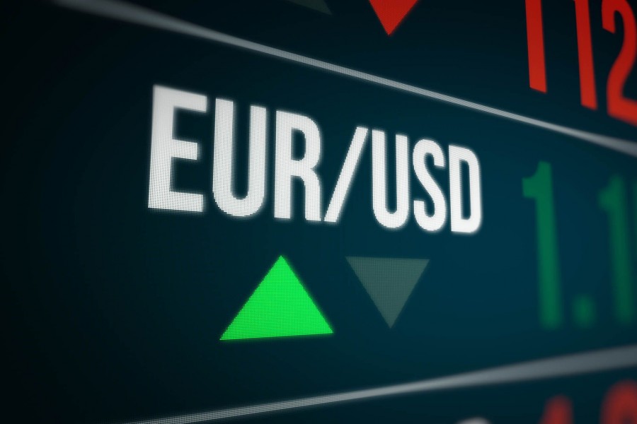 Σε υψηλό 2 ετών το ευρώ έναντι του δολαρίου ΗΠΑ, ξεπέρασε το 1,18