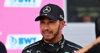 Χάμιλτον: «Η συναρπαστική σεζόν με έπεισε να μείνω στην F1»