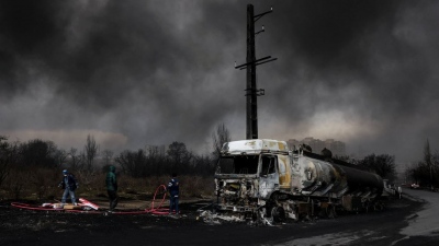 «Τι στο διάολο» - Αιφνιδιάστηκαν οι ΗΠΑ από το «χτύπημα» του Ισραήλ σε 30 αποθήκες καυσίμων του Ιράν