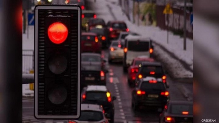 Πέρασε 49 κόκκινα φανάρια με το αυτοκίνητο του πρώην της για να πάρει πρόστιμα και να τον εκδικηθεί