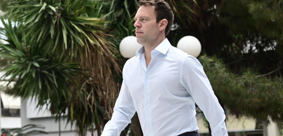 Περιπέτεια στον αέρα για τον Στέφανο Κασσελάκη - Το αεροπλάνο δεν κατάφερε να προσγειωθεί στη Ρόδο