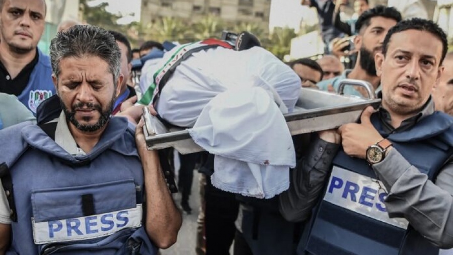 Στ' άρματα, στ' άρματα, εμπρός στον αγώνα - Η ΕΣΗΕΑ καταδικάζει τις δολοφονίες δημοσιογράφων και εργαζομένων ΜΜΕ στη Γάζα